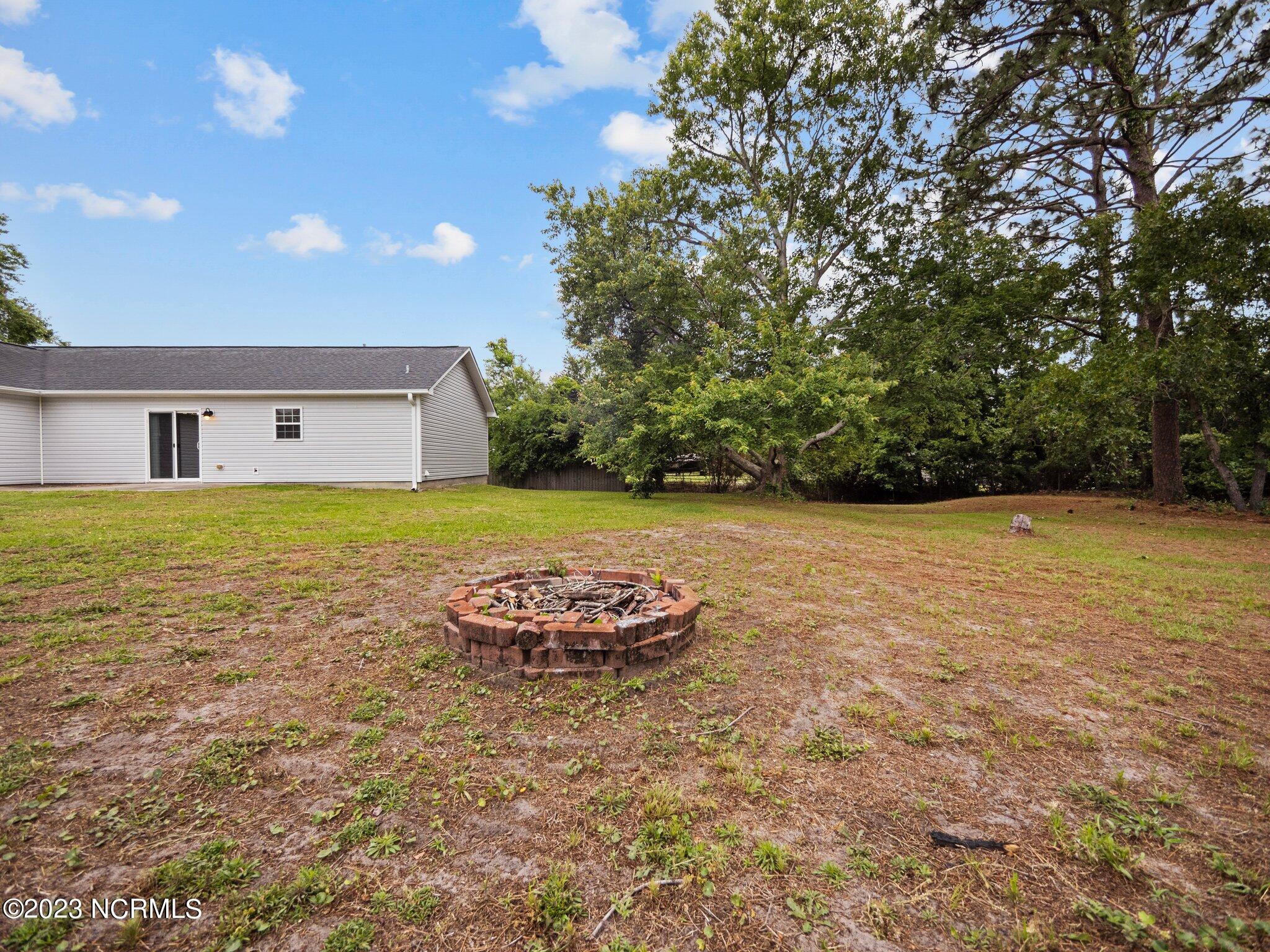 160 Copeland Court Hubert, NC 28539 - Photo 23 of 34 Fire Pit