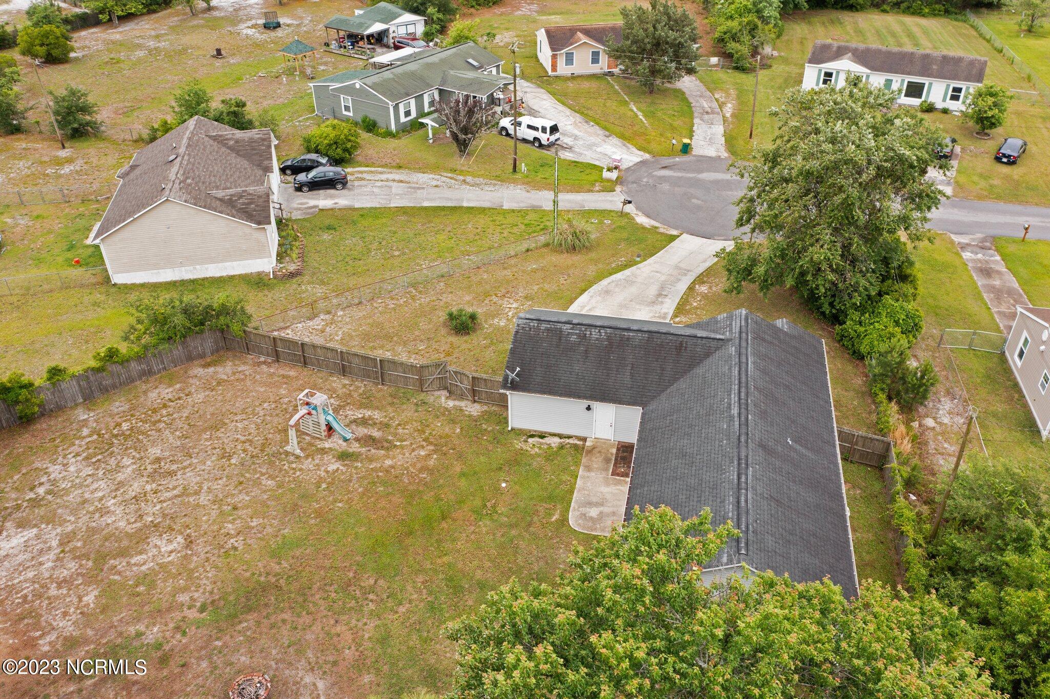 160 Copeland Court Hubert, NC 28539 - Photo 27 of 34 5-web-or-mls-05