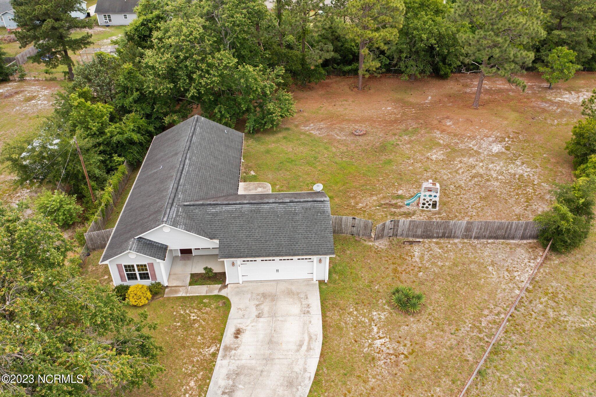 160 Copeland Court Hubert, NC 28539 - Photo 3 of 34 Large back yard