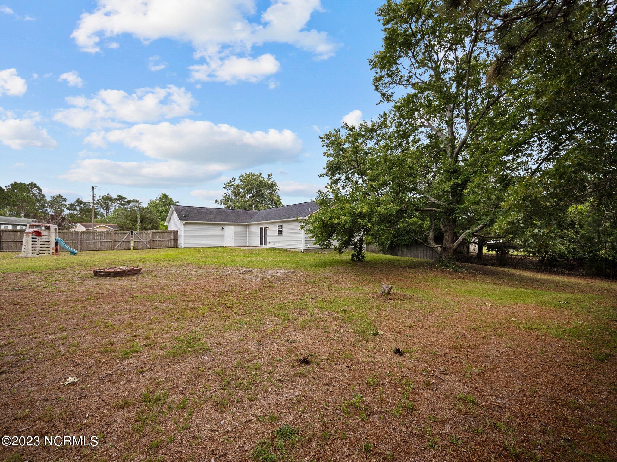 160 Copeland Court Hubert, NC 28539 - Photo 5 of 34 Back Yard