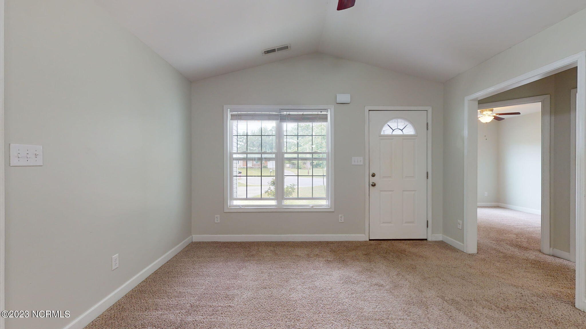 160 Copeland Court Hubert, NC 28539 - Photo 9 of 34 Living room