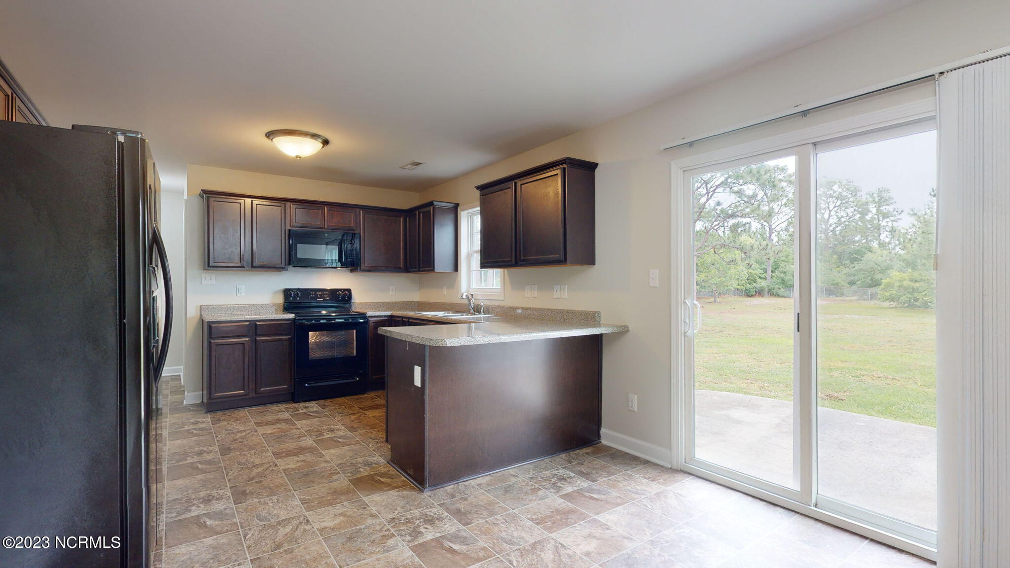160 Copeland Court Hubert, NC 28539 - Photo 10 of 34 Kitchen