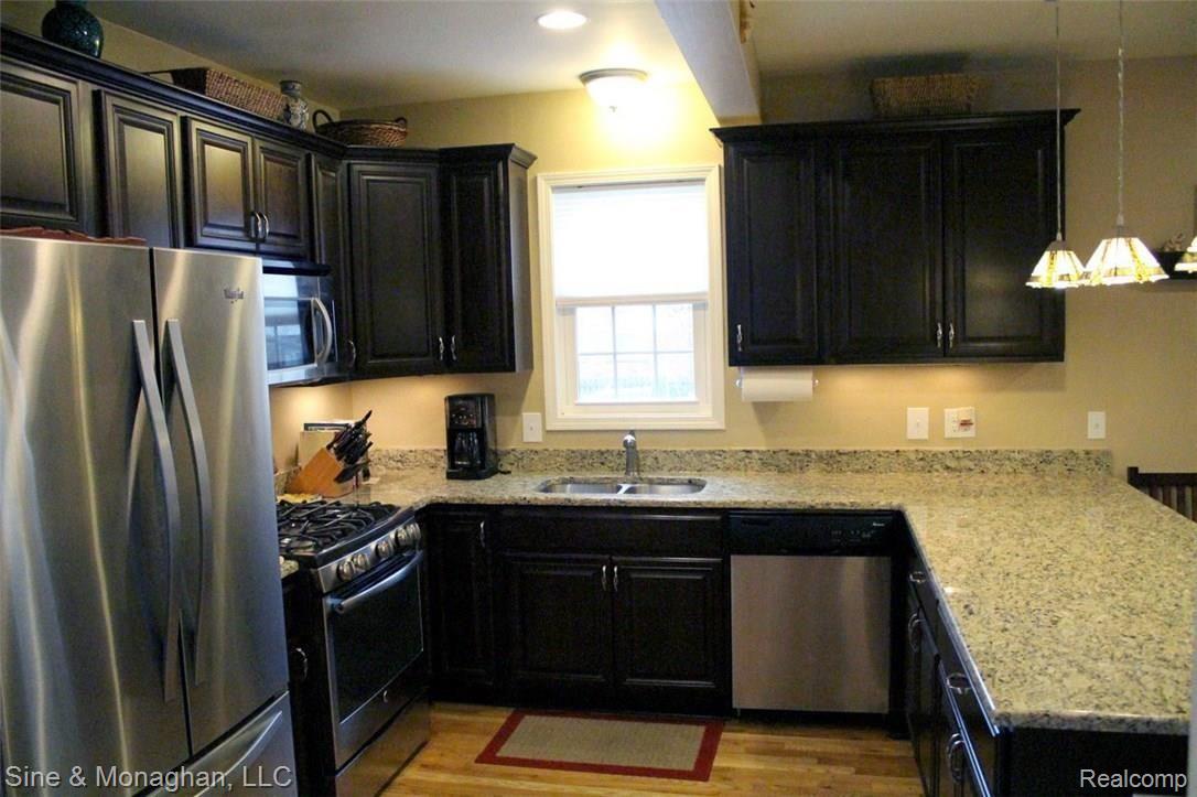 916 Rivard Boulevard Grosse Pointe, MI 48230 - Photo 39 of 73 IMG_7033 - Copy.jpg