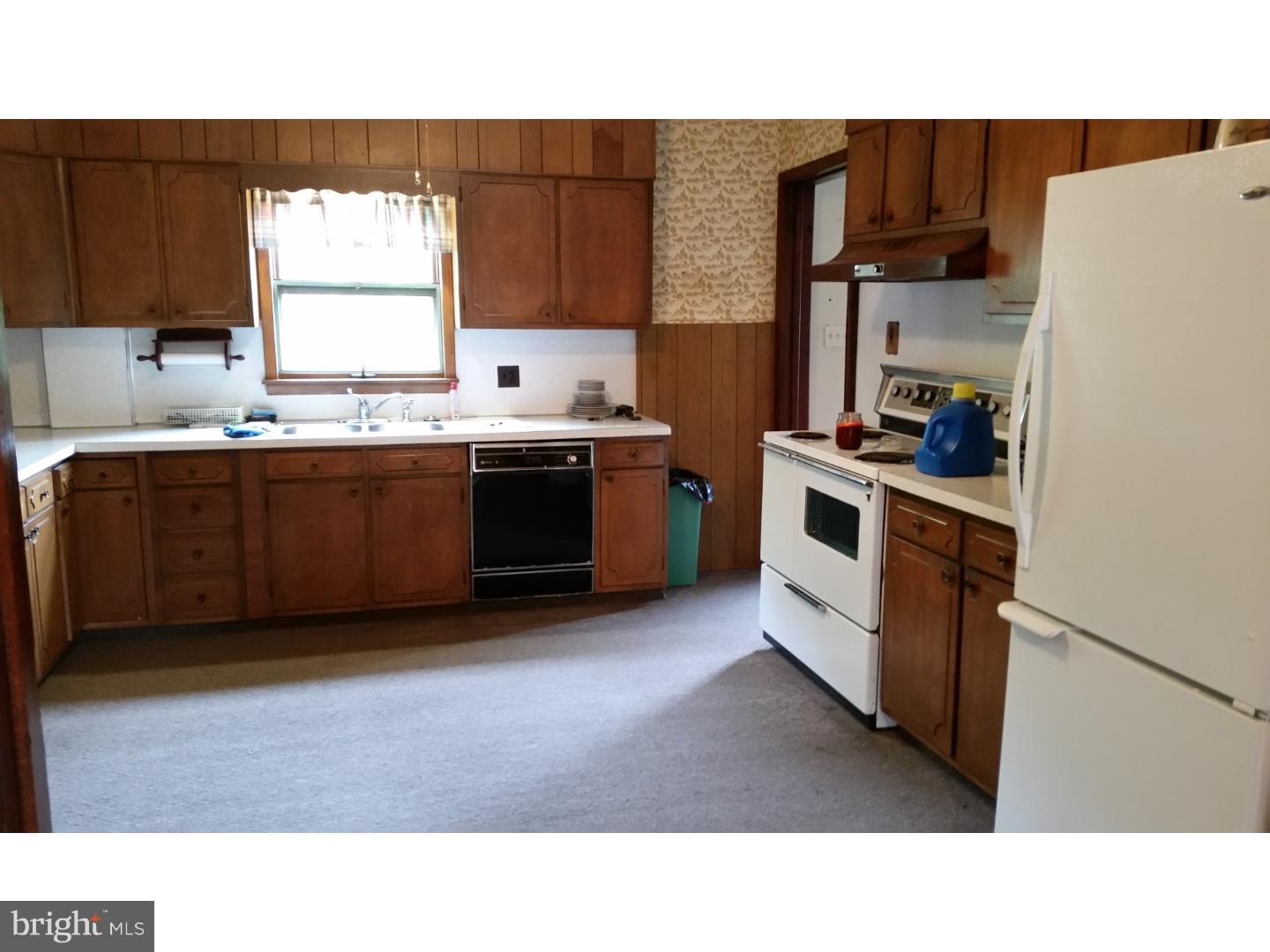 57 East Ridge Street Coaldale, PA 18218 - Photo 6 of 9 Kitchen