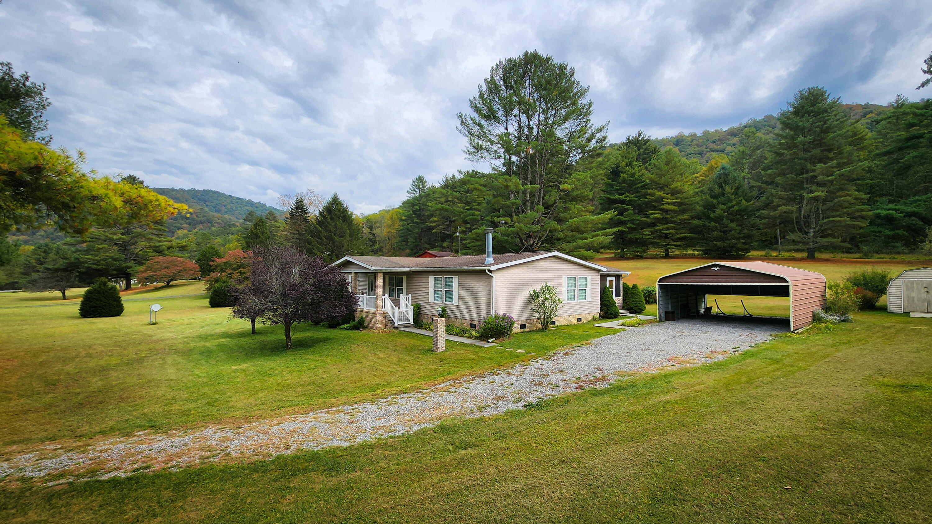 1015 Bolars Draft Road Warm Springs, VA 24484 - Photo 1 of 54 1000059618