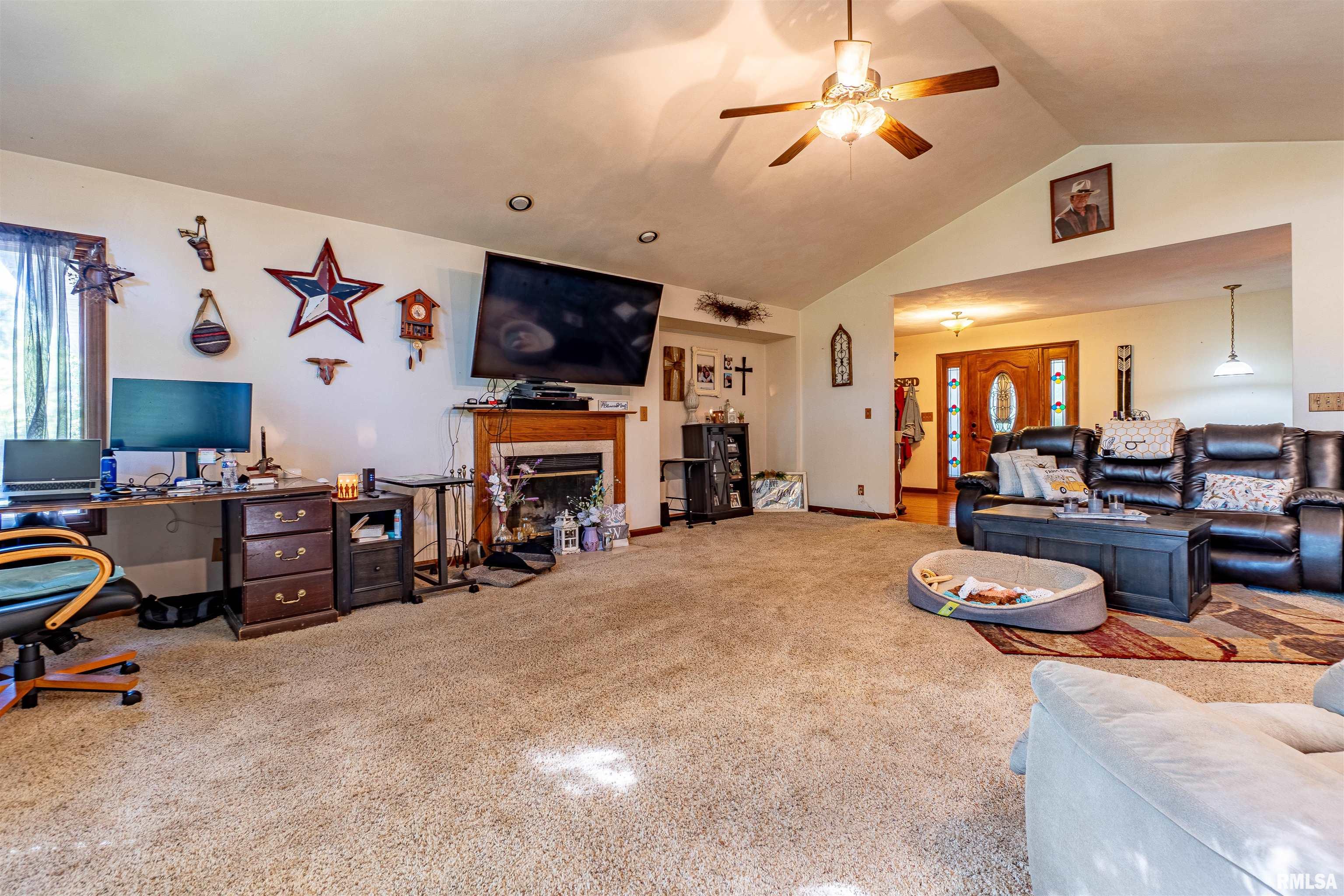 9100 South Terry Road Mapleton, IL 61547 - Photo 4 of 41