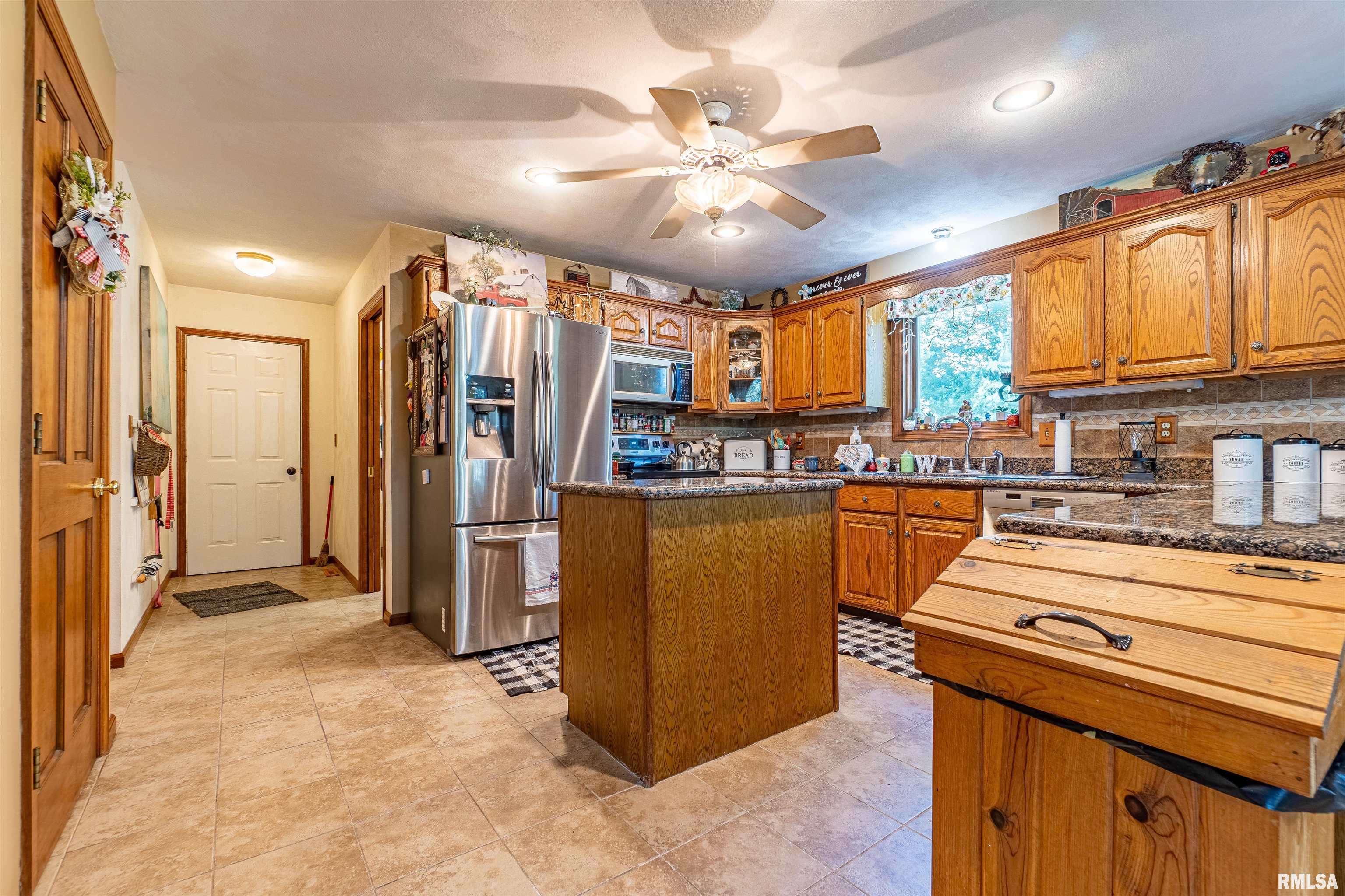 9100 South Terry Road Mapleton, IL 61547 - Photo 7 of 41