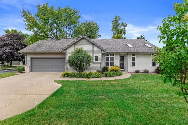 $399,900 | W232-n3080 Emerald Lane, Unit B, Pewaukee, WI 53072