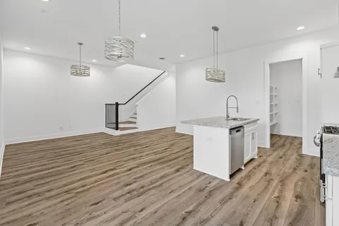 $339,900 | 5608 Savyon Drive, Houston, TX 77091