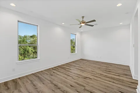 $339,900 | 5608 Savyon Drive, Houston, TX 77091