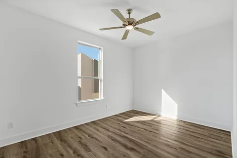 $339,900 | 5608 Savyon Drive, Houston, TX 77091