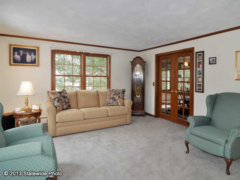 11 Stagecoach Road Cumberland, RI 02864 - Photo 2 of 25 Living Room.