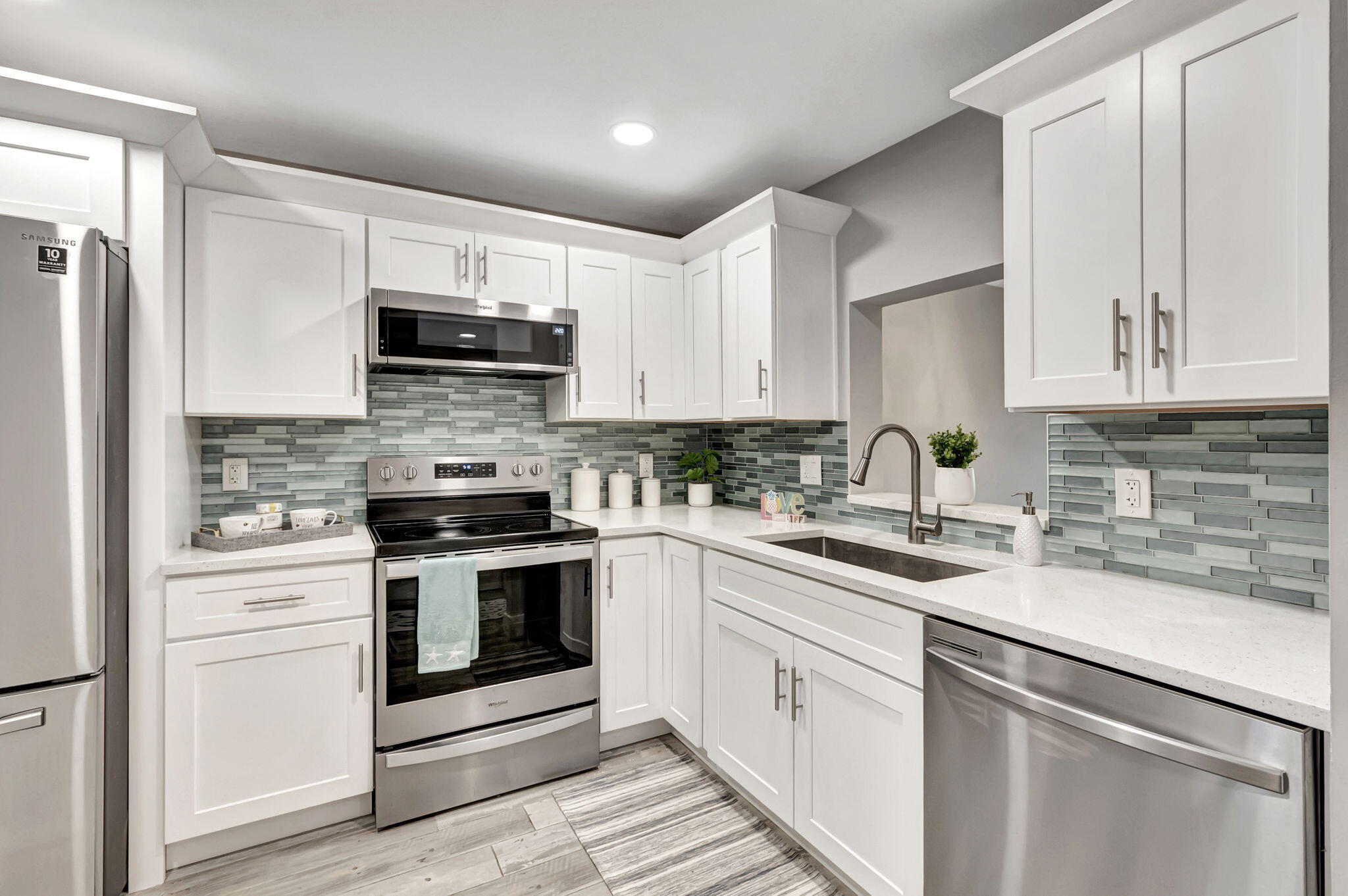 2890 Southwest 22nd Circle, Unit 241D Delray Beach, FL 33445 - Photo 2 of 34 Kitchen