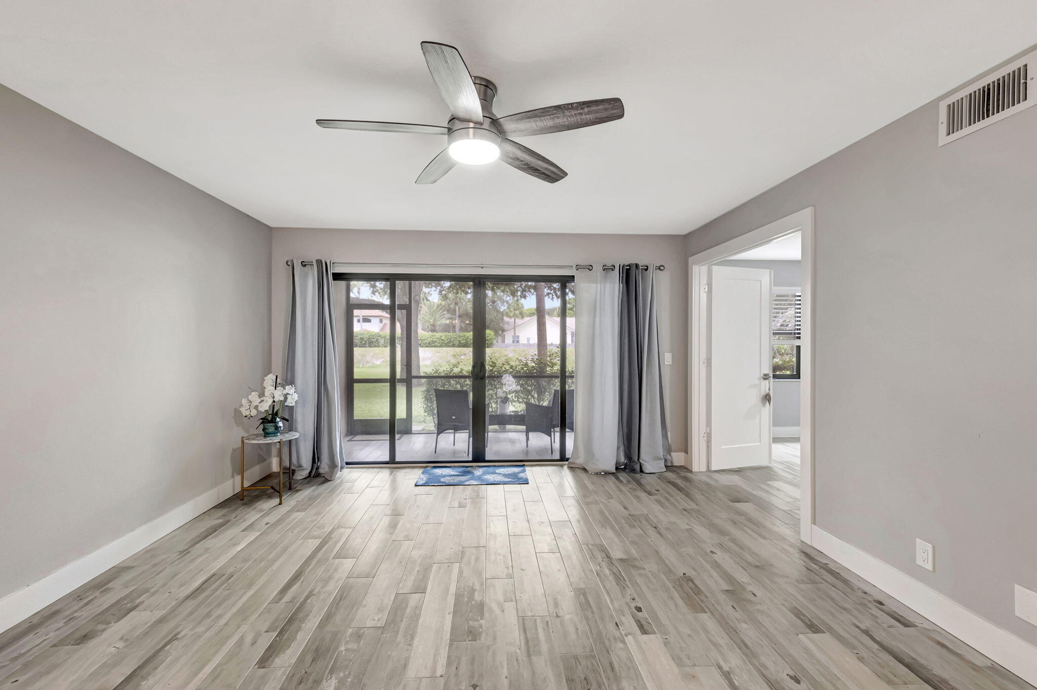 2890 Southwest 22nd Circle, Unit 241D Delray Beach, FL 33445 - Photo 10 of 34 Living Room