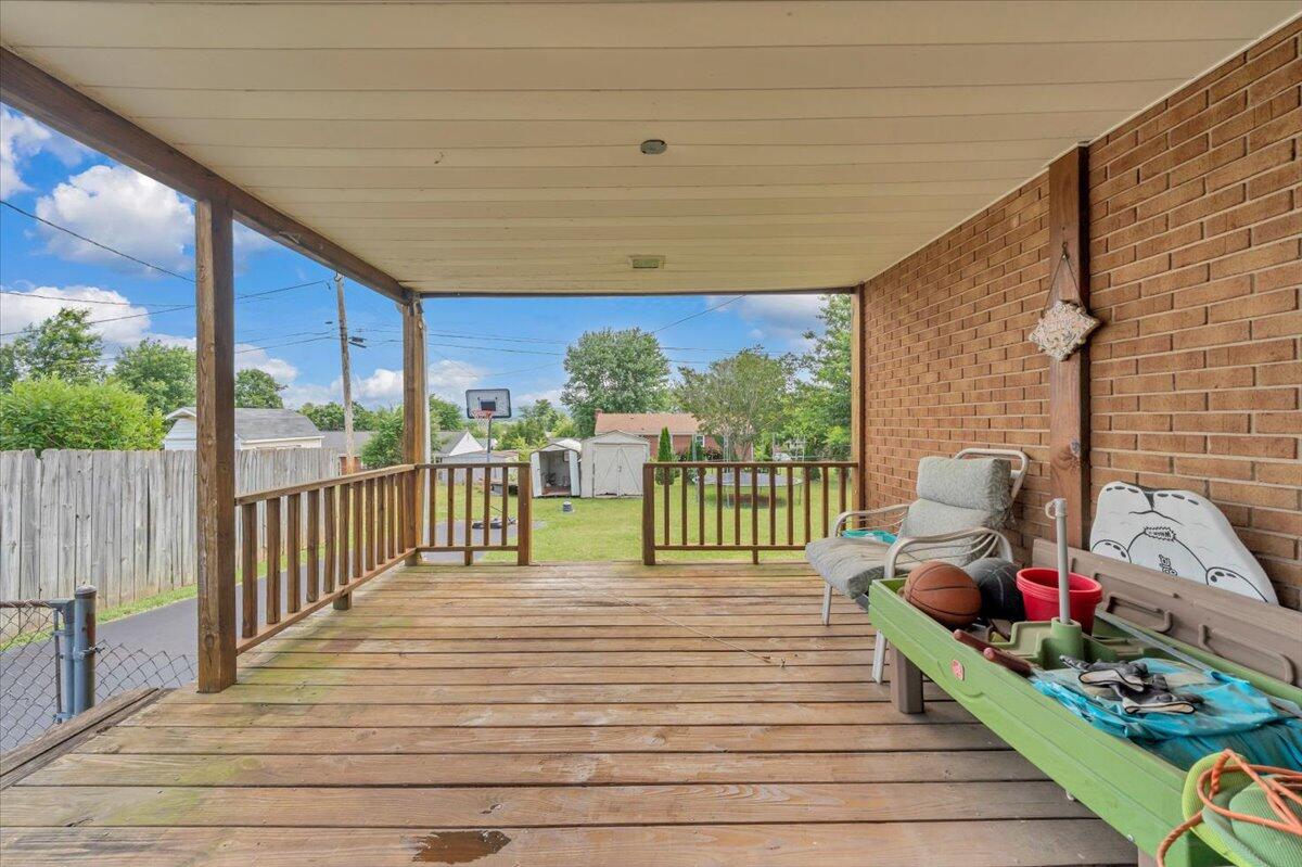 5531 Littleton Road Roanoke, VA 24012 - Photo 35 of 44 36-MIB05985