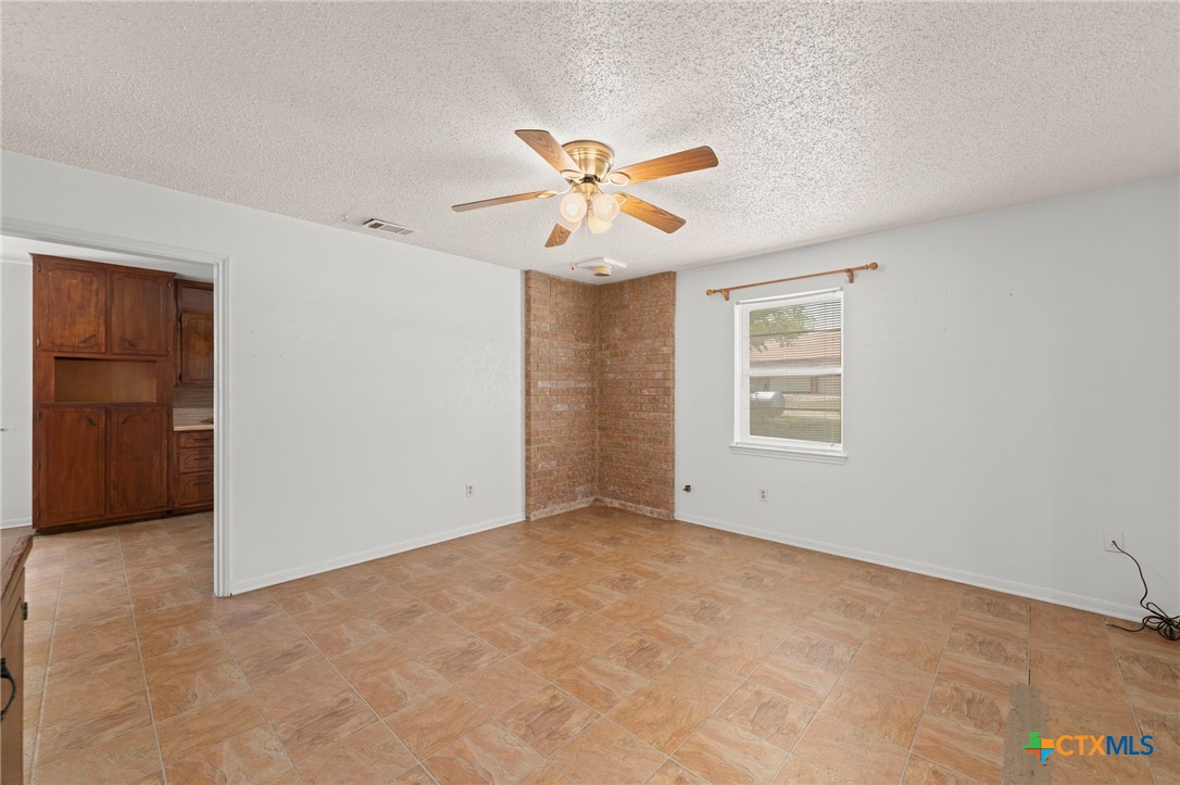 23168 Wolfridge Road Killeen, TX 76549 - Photo 8 of 42 a view of an empty room