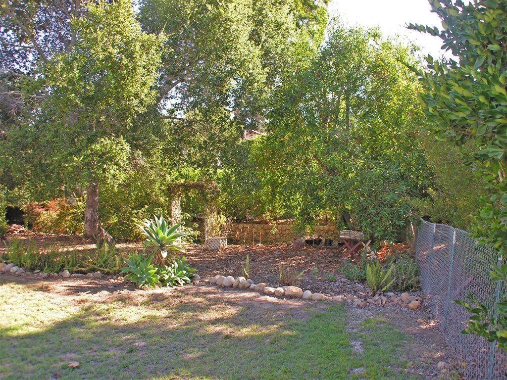 2923 Lomita Road Santa Barbara, CA 93105 - Photo 8 of 9 Park-like Backyard