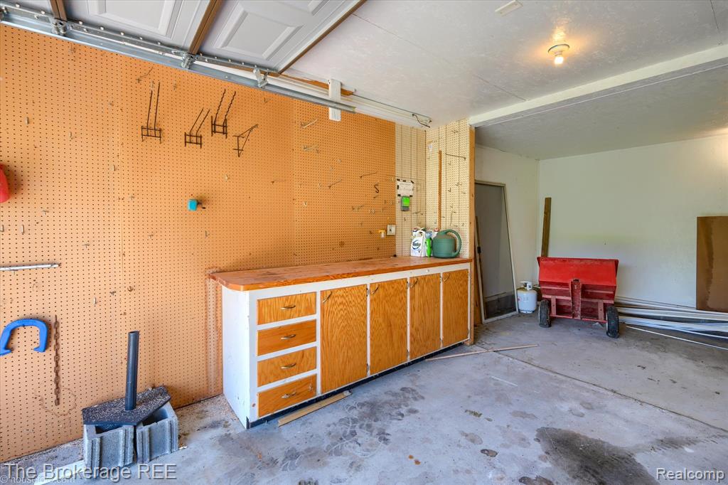 5495 East Coldwater Road Flint, MI 48506 - Photo 43 of 44