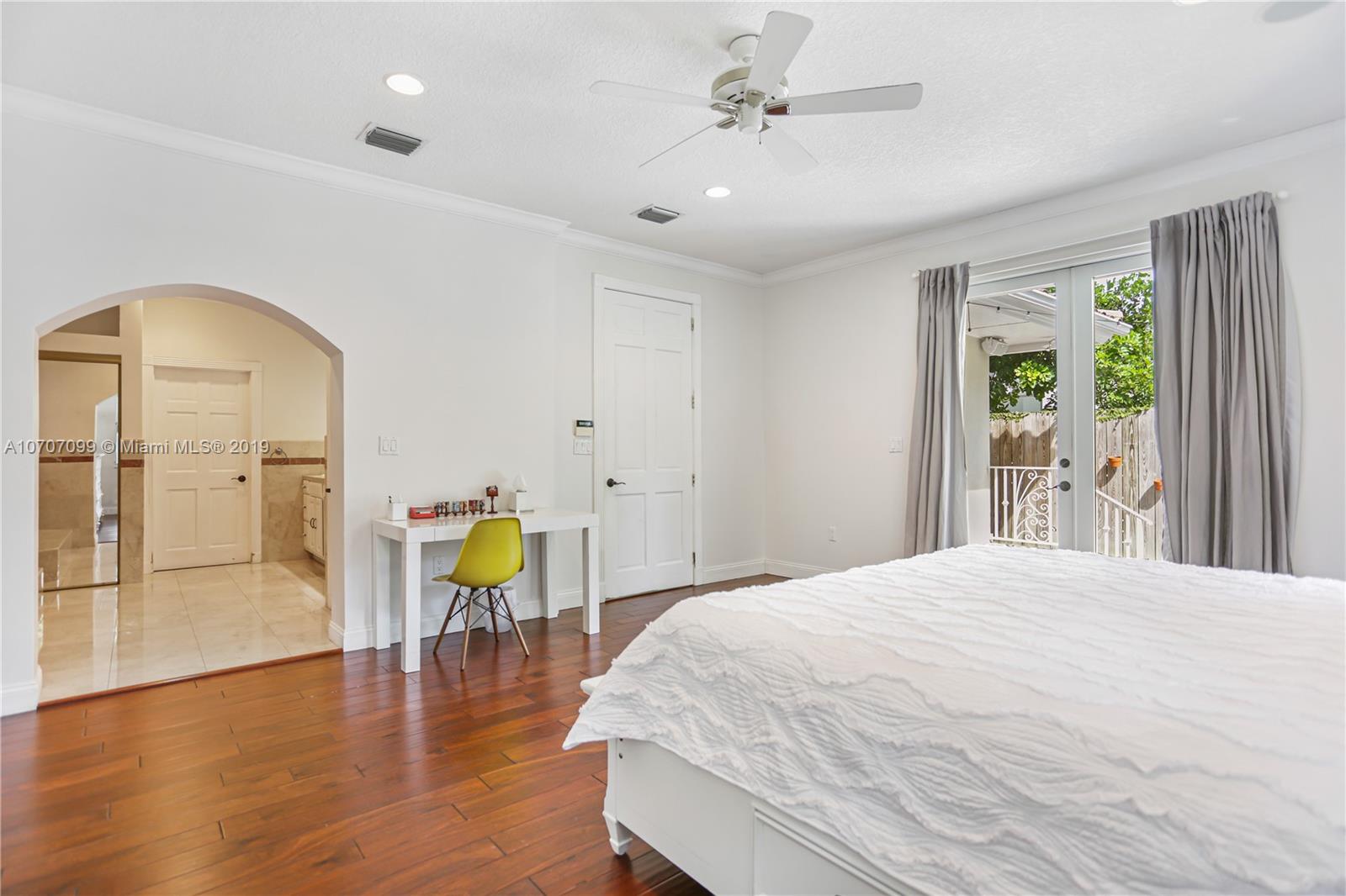 35 Southwest 18th Road Miami, FL 33129 - Photo 13 of 27 Gallery Image 13
