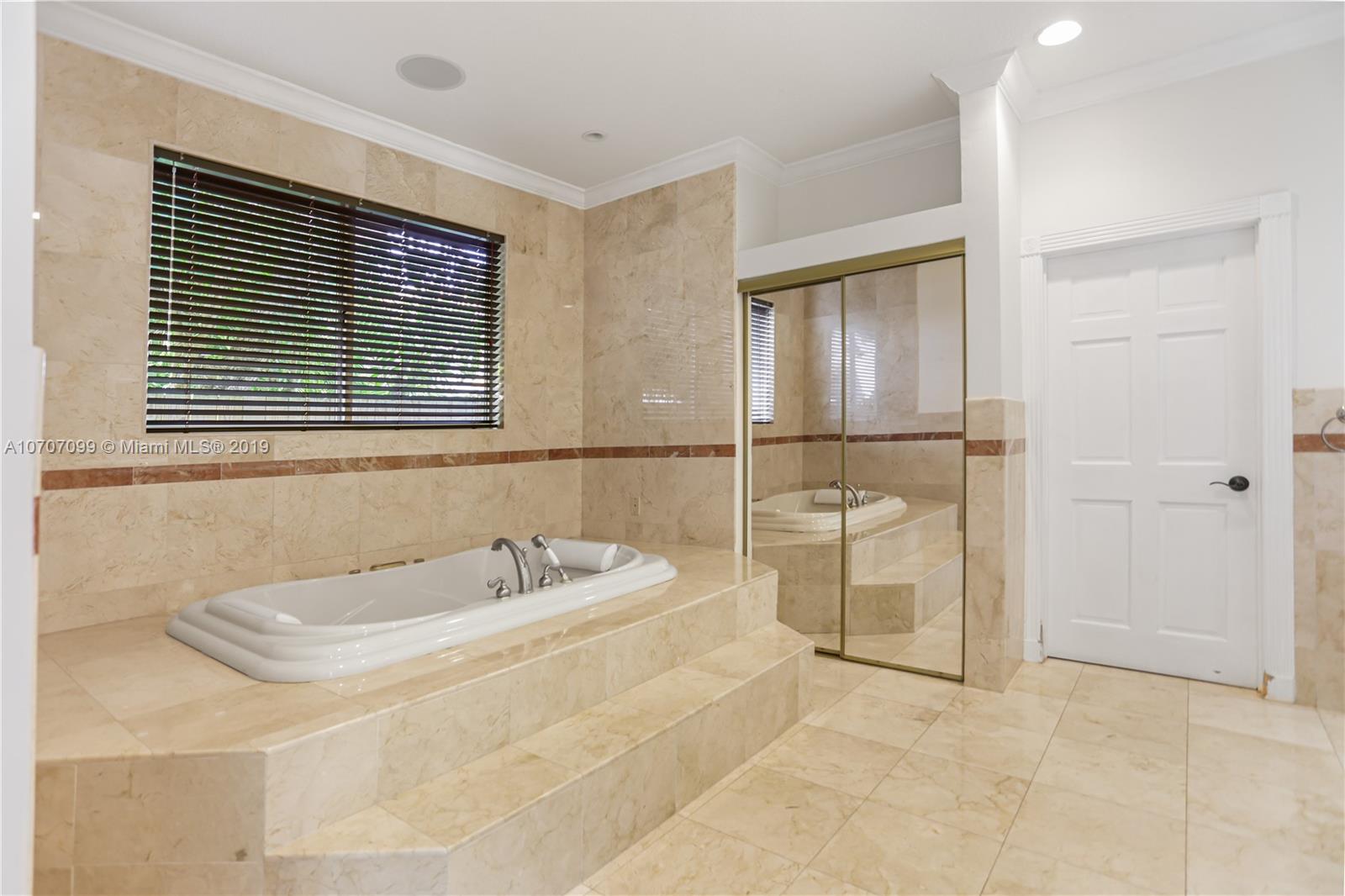 35 Southwest 18th Road Miami, FL 33129 - Photo 14 of 27 Gallery Image 14