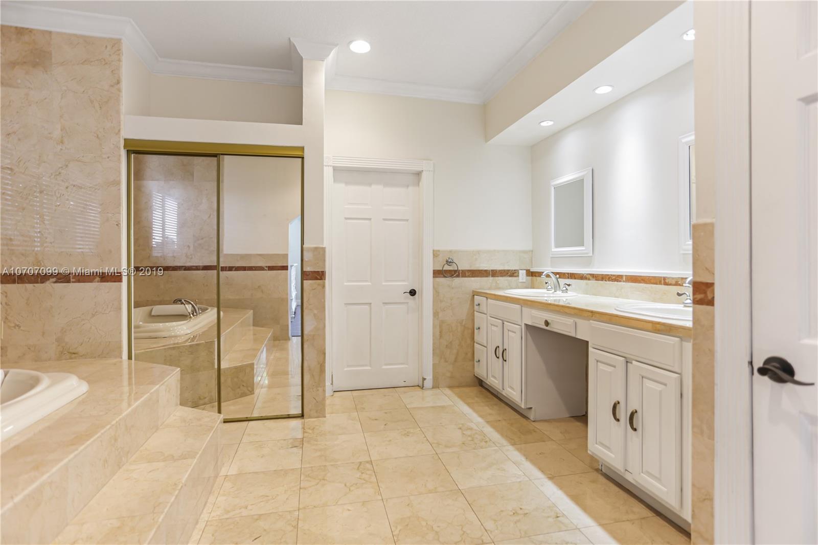 35 Southwest 18th Road Miami, FL 33129 - Photo 15 of 27 Gallery Image 15