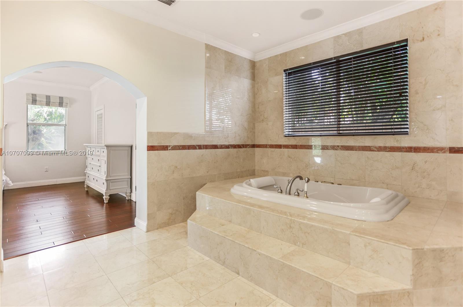 35 Southwest 18th Road Miami, FL 33129 - Photo 16 of 27 Gallery Image 16