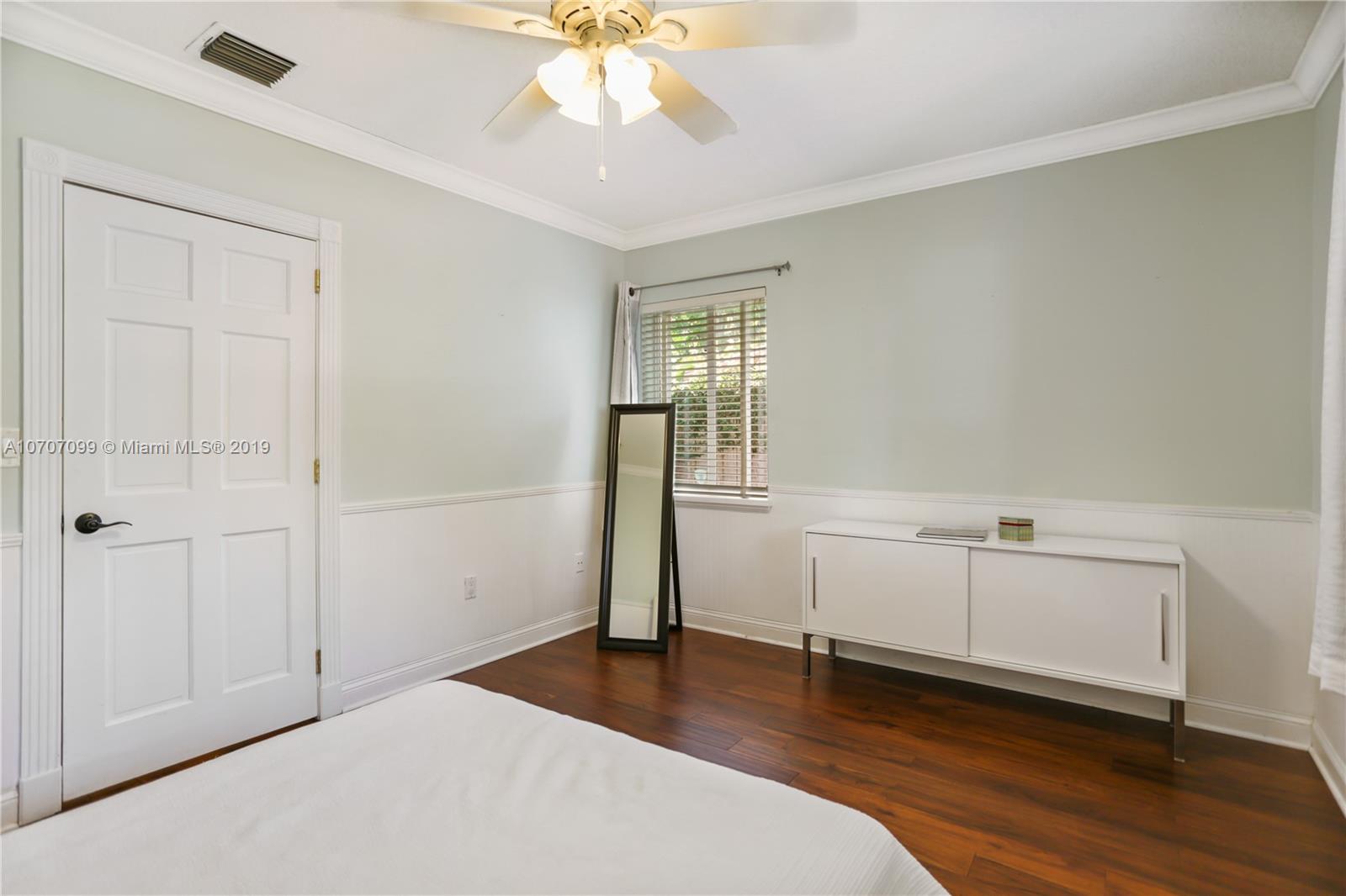 35 Southwest 18th Road Miami, FL 33129 - Photo 18 of 27 Gallery Image 18