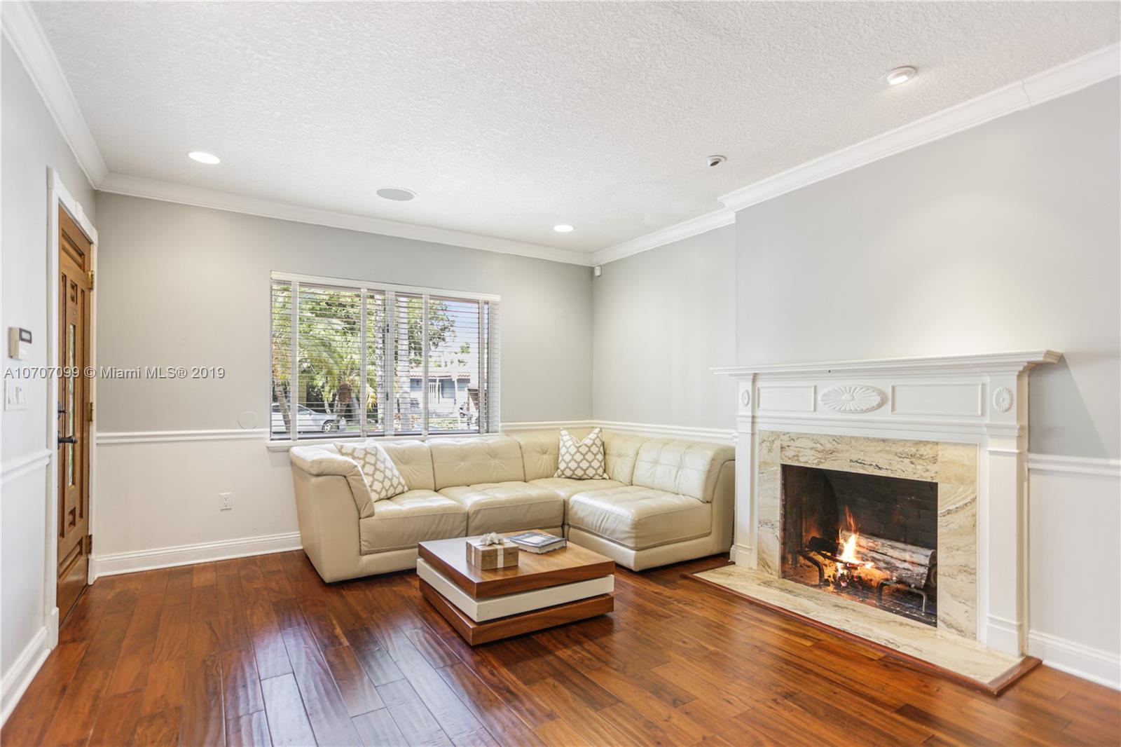 35 Southwest 18th Road Miami, FL 33129 - Photo 3 of 27 Gallery Image 3