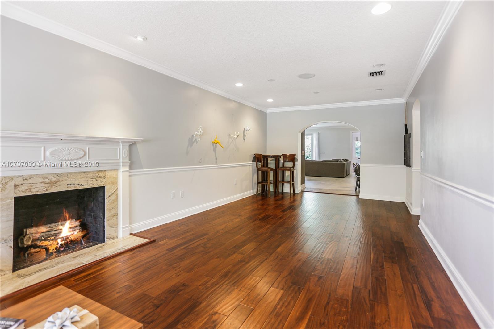 35 Southwest 18th Road Miami, FL 33129 - Photo 4 of 27 Gallery Image 4