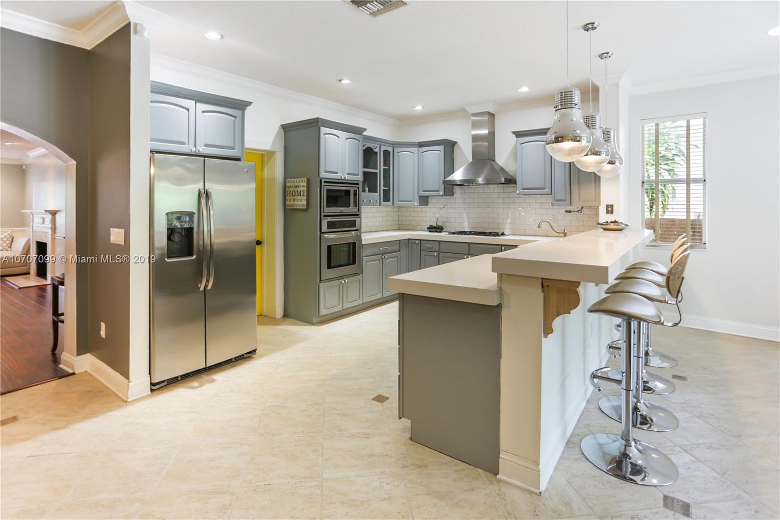35 Southwest 18th Road Miami, FL 33129 - Photo 6 of 27 Gallery Image 6