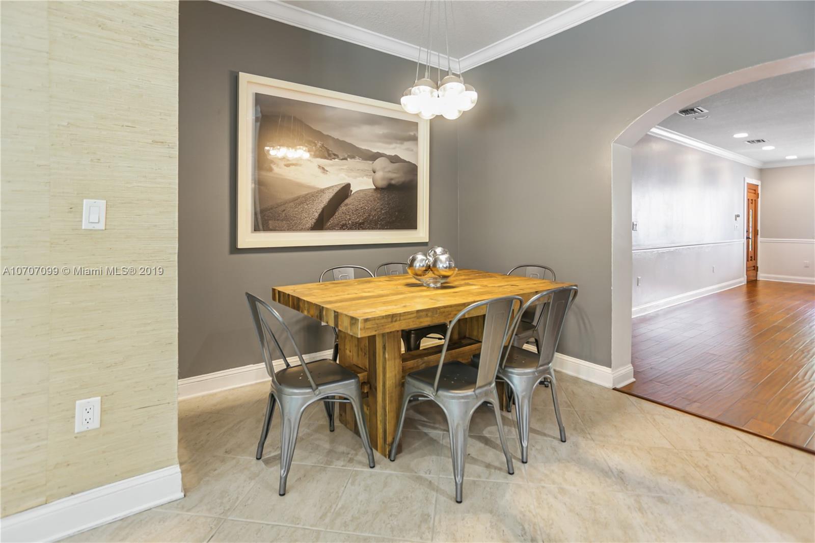 35 Southwest 18th Road Miami, FL 33129 - Photo 7 of 27 Gallery Image 7