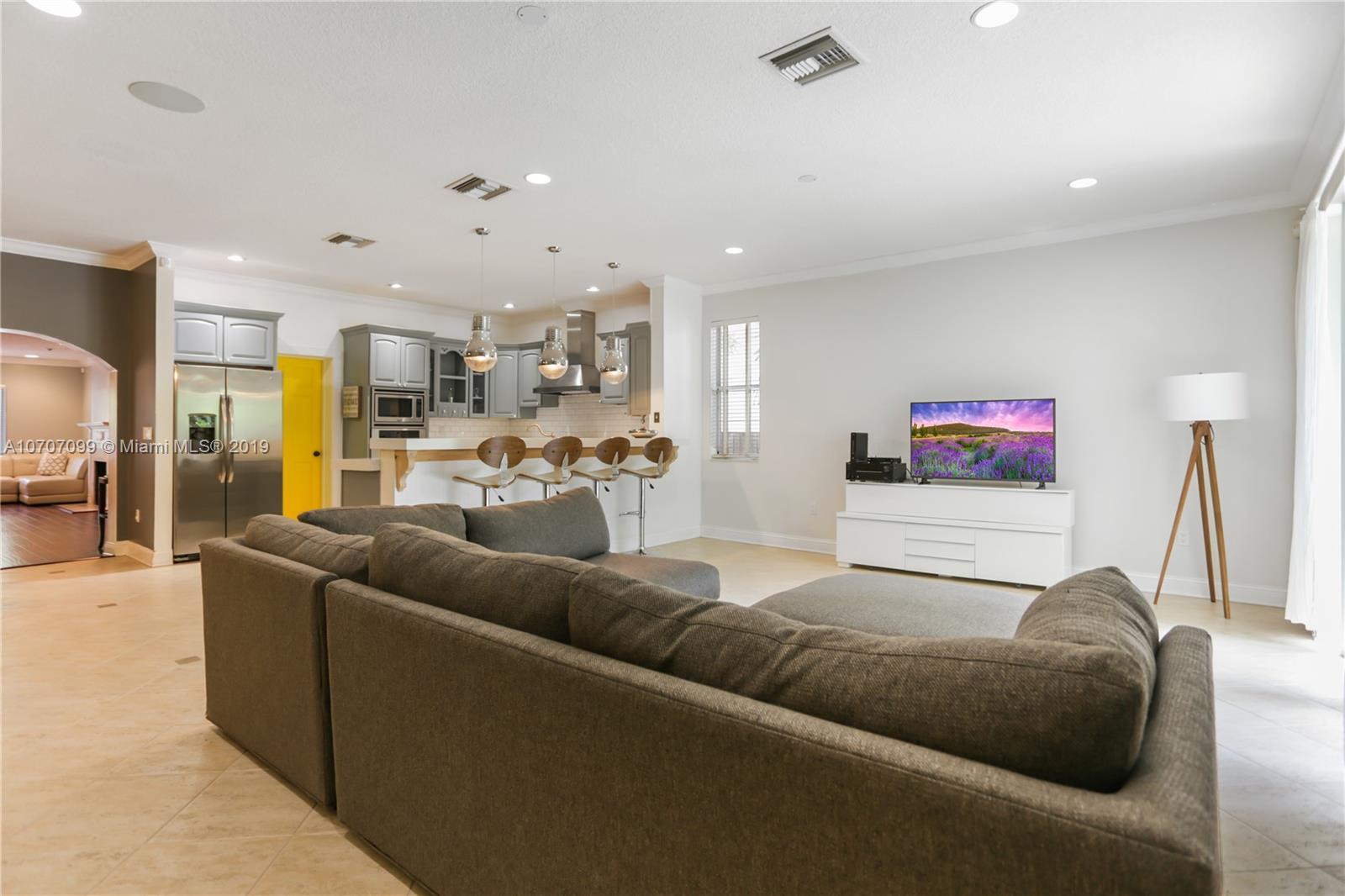 35 Southwest 18th Road Miami, FL 33129 - Photo 10 of 27 Gallery Image 10