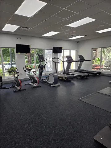 $2,200 | 17011 North Bay Road, Unit 706, Sunny Isles Beach, FL 33160