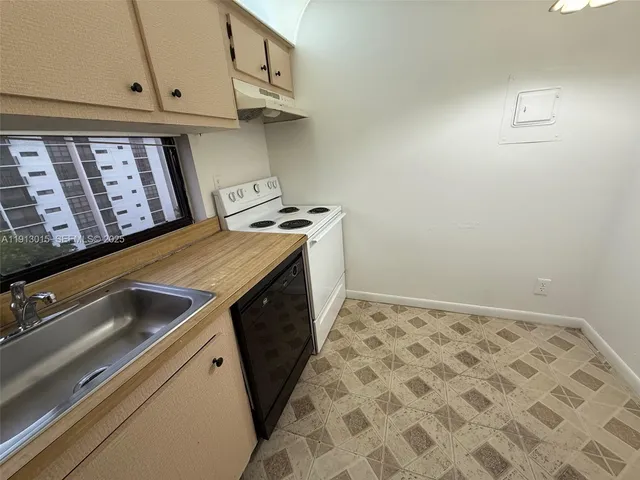 $2,200 | 17011 North Bay Road, Unit 706, Sunny Isles Beach, FL 33160