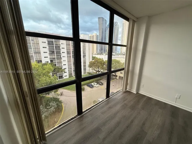 $2,200 | 17011 North Bay Road, Unit 706, Sunny Isles Beach, FL 33160