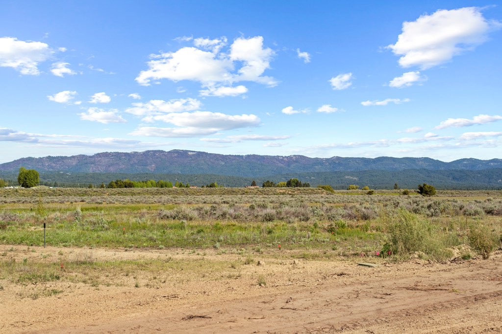 L15-b2 L15-b2 River, Unit 15 Cascade, ID 83611 - Photo 4 of 7 City Services Are Available