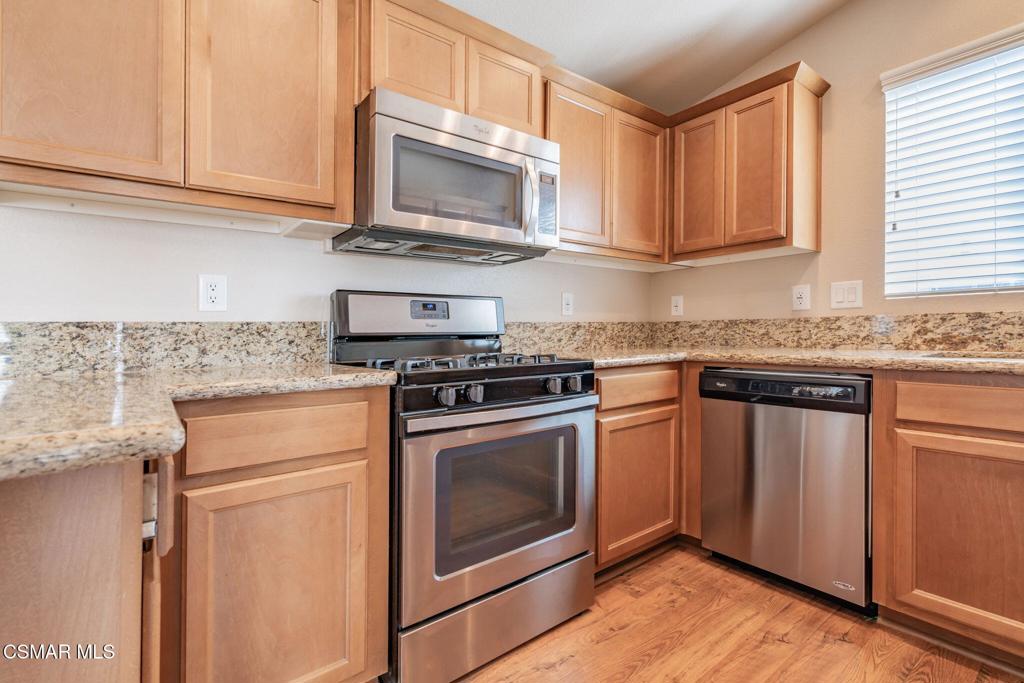 195 Tierra Rejada Road, Unit 71 Simi Valley, CA 93065 - Photo 3 of 37