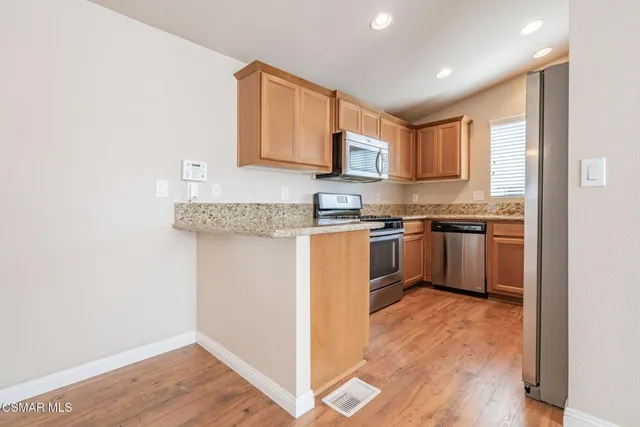 $328,900 | 195 Tierra Rejada Road, Unit 71, Simi Valley, CA 93065