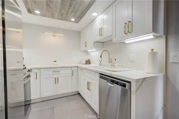 $3,200 | 16562 Regina Circle, Unit 4, Huntington Beach, CA 92649