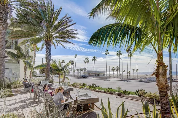 $3,200 | 16562 Regina Circle, Unit 4, Huntington Beach, CA 92649