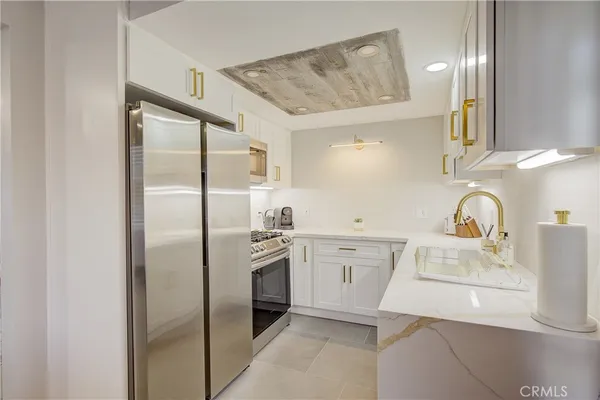 $3,200 | 16562 Regina Circle, Unit 4, Huntington Beach, CA 92649