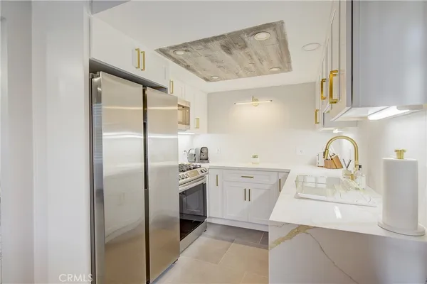 $3,200 | 16562 Regina Circle, Unit 4, Huntington Beach, CA 92649