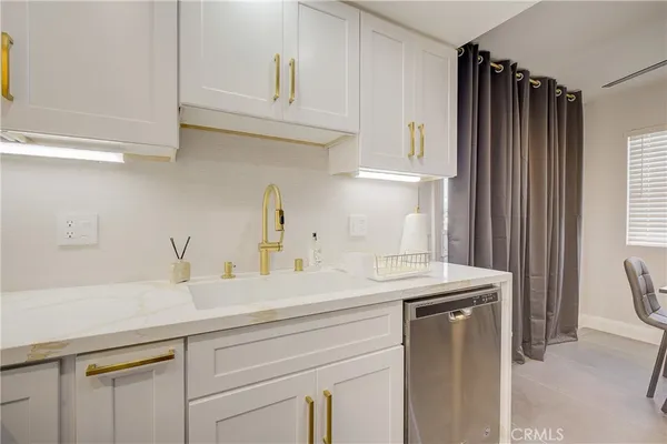 $3,200 | 16562 Regina Circle, Unit 4, Huntington Beach, CA 92649