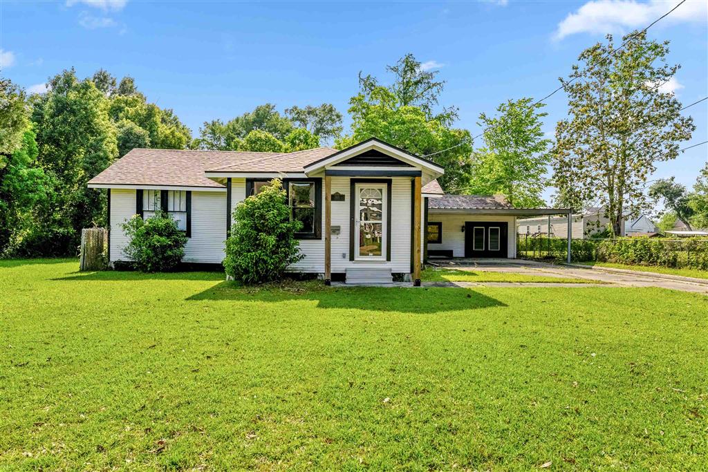 303 Hall Street Dequincy, LA 70633 - Photo 1 of 20
