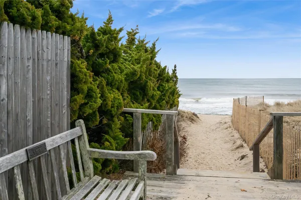 $3,200,000 | 9 Ocean Lane, Amagansett, NY 11930