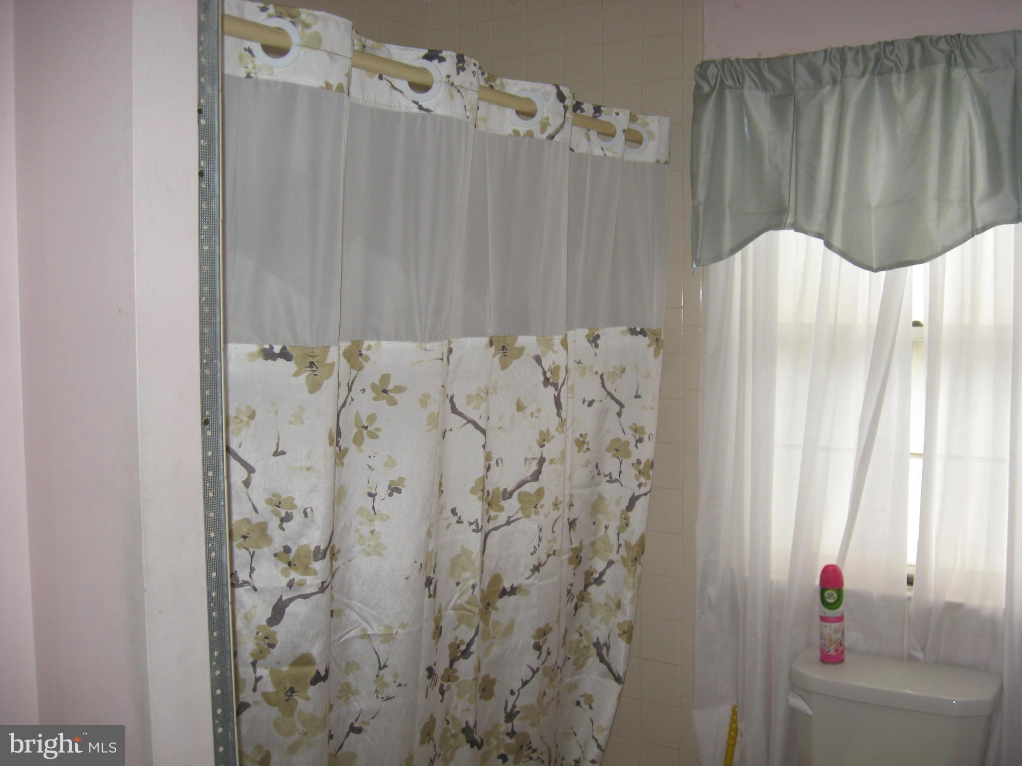 412 Walnut Place Havertown, PA 19083 - Photo 9 of 13 Gallery Image 9