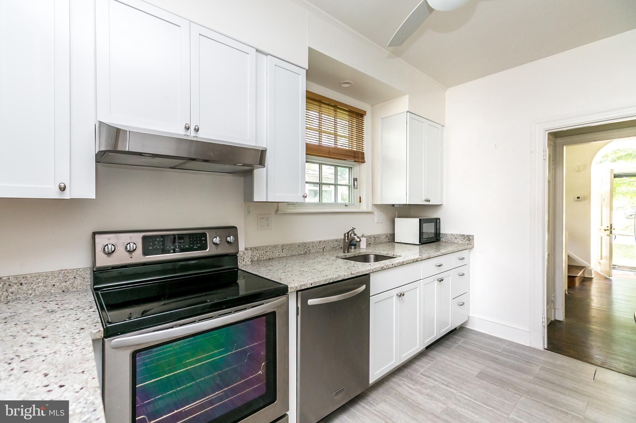 314 St Dunstans Road Baltimore, MD 21212 - Photo 11 of 41
