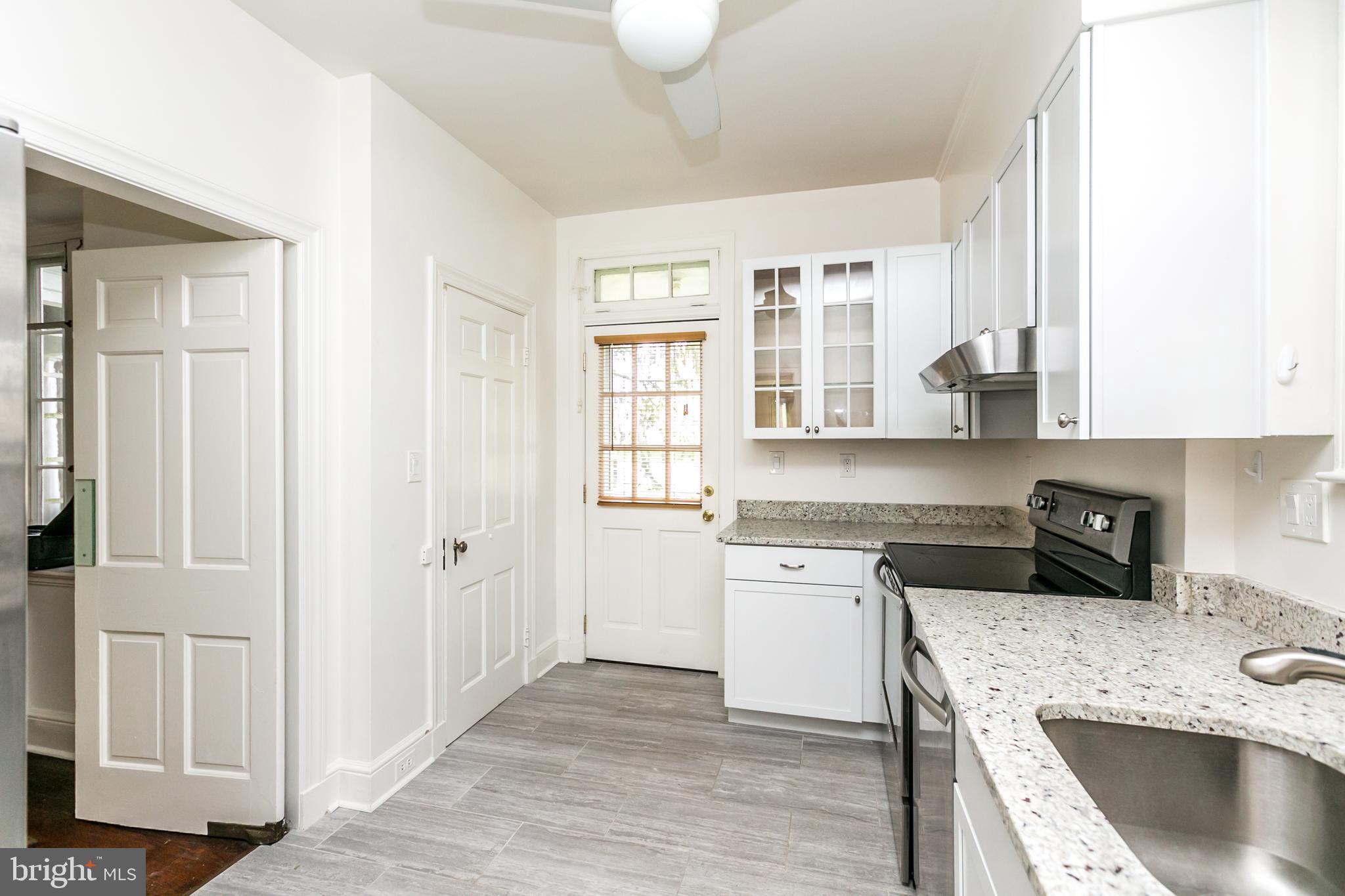 314 St Dunstans Road Baltimore, MD 21212 - Photo 12 of 41