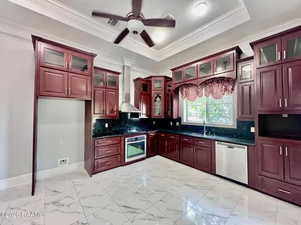 $957,600 | 204 Ravine Run Drive, Lafayette, LA 70506