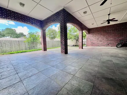 $957,600 | 204 Ravine Run Drive, Lafayette, LA 70506